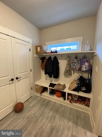 2233 N UNDERWOOD ST, Falls Church, VA 22043