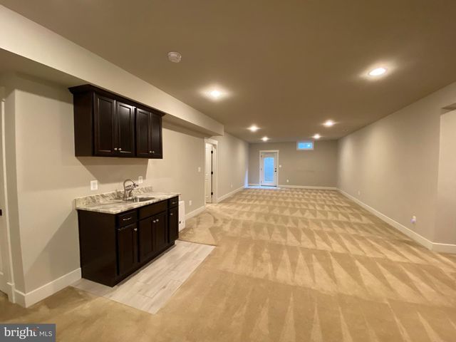 2233 N UNDERWOOD ST, Falls Church, VA 22043