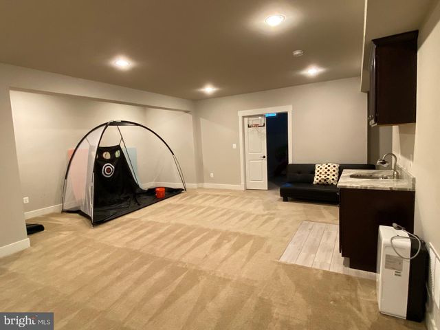 2233 N UNDERWOOD ST, Falls Church, VA 22043