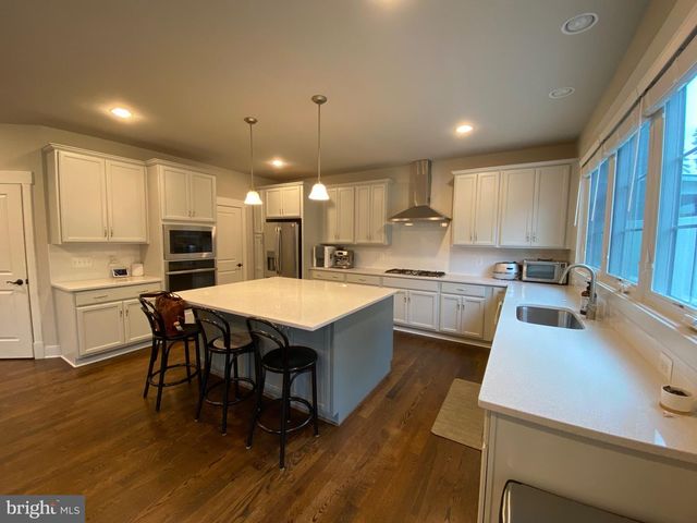 2233 N UNDERWOOD ST, Falls Church, VA 22043
