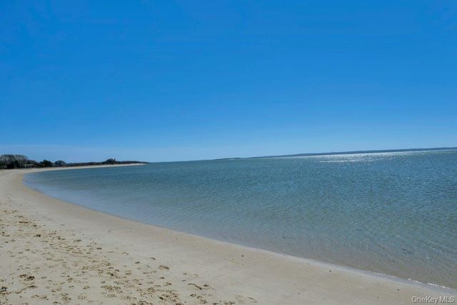 450 Sterling Woods Lane, Southold, NY 11971