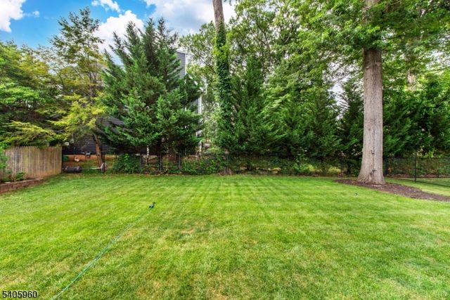 19 Springbrook Rd, Livingston Twp., NJ 07039