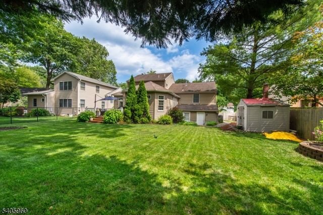 19 Springbrook Rd, Livingston Twp., NJ 07039