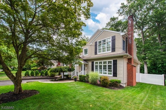 19 Springbrook Rd, Livingston Twp., NJ 07039