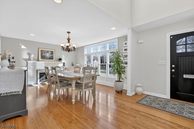 19 Springbrook Rd, Livingston Twp., NJ 07039