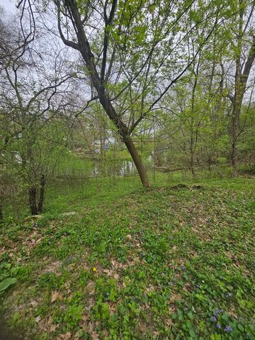 38581 N Hillandale Drive, Spring Grove, IL 60081