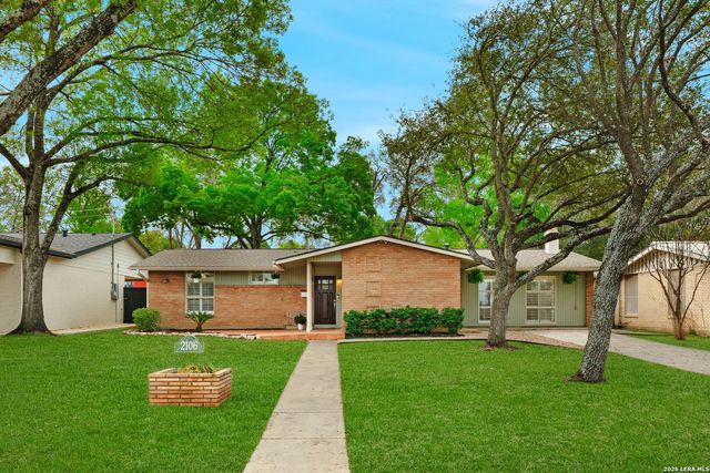 2106 E Lawndale, San Antonio, TX 78209