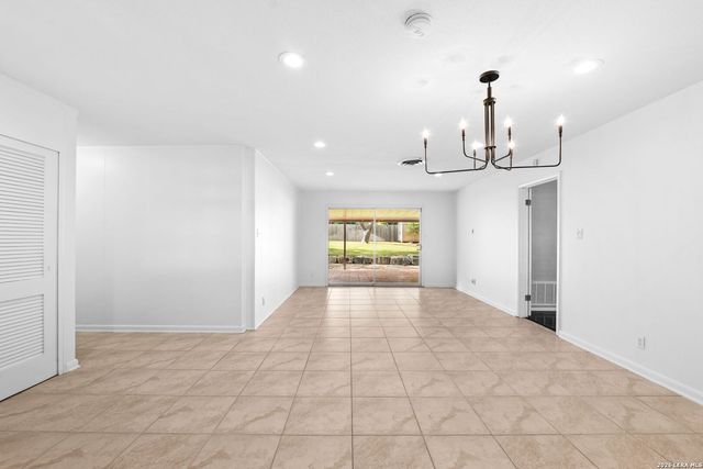 2106 E Lawndale, San Antonio, TX 78209