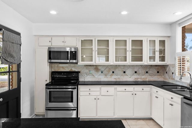 2106 E Lawndale, San Antonio, TX 78209