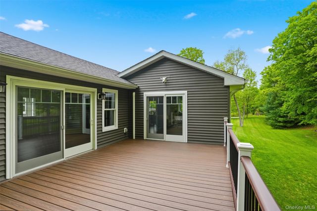 308 Hollow Road, Staatsburg, NY 12580