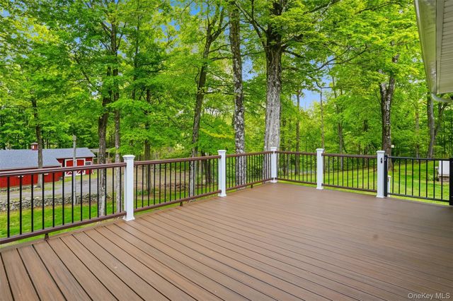 308 Hollow Road, Staatsburg, NY 12580