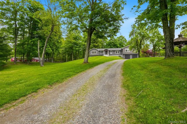 308 Hollow Road, Staatsburg, NY 12580