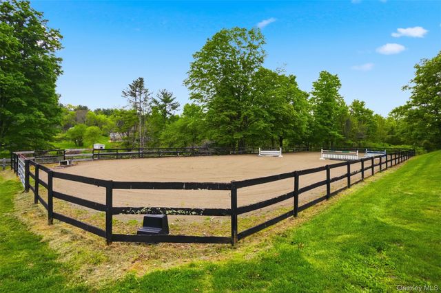 308 Hollow Road, Staatsburg, NY 12580