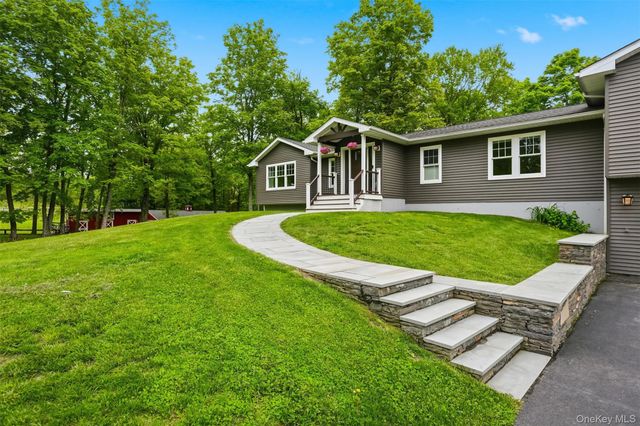 308 Hollow Road, Staatsburg, NY 12580