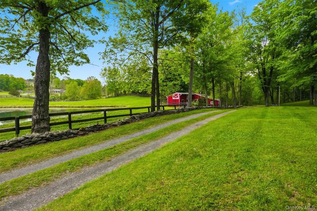 308 Hollow Road, Staatsburg, NY 12580
