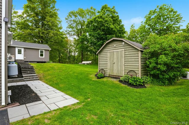 308 Hollow Road, Staatsburg, NY 12580