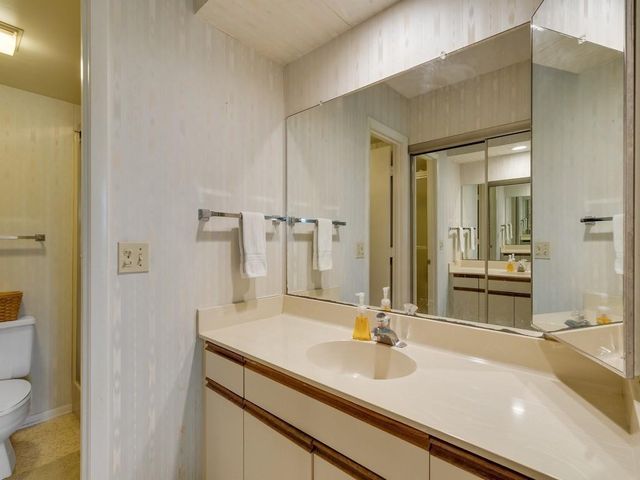 27 Plantation Drive 202, Vero Beach, FL 32966