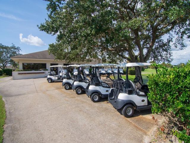 27 Plantation Drive 202, Vero Beach, FL 32966