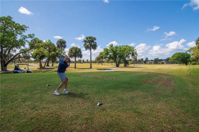 27 Plantation Drive 202, Vero Beach, FL 32966