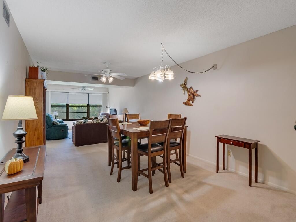 27 Plantation Drive 202, Vero Beach, FL 32966