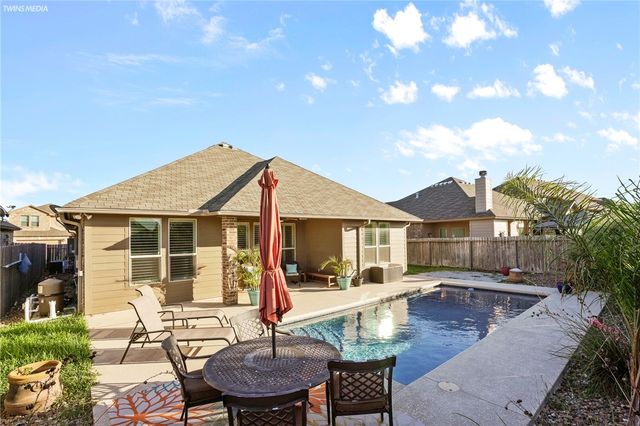 2513 Las Estrellas St, Corpus Christi, TX 78414