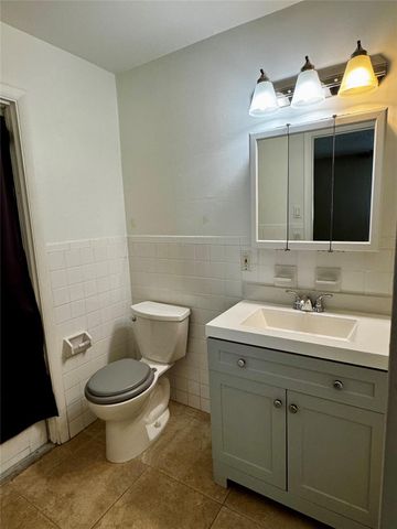 6598 NW 4th St, Margate, FL 33063