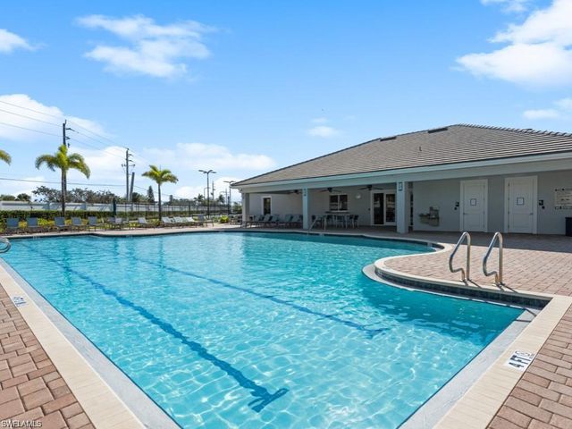 1040 Tranquil Brook DR, Naples, FL 34114