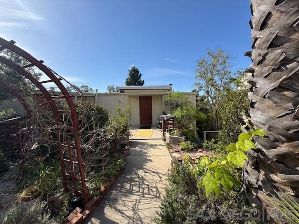 2837 Kalmia Place, San Diego, CA 92104