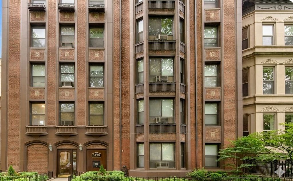1430 N Dearborn Street 103, Chicago, IL 60610