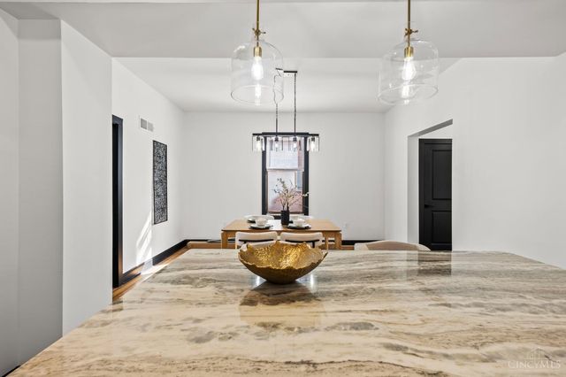 2736 ATLANTIC, Cincinnati, OH 45209