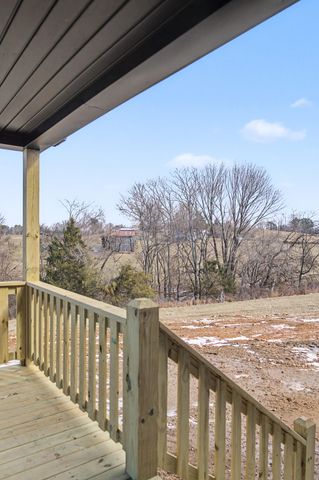 340 Hawkins Rd, Westmoreland, TN 37186