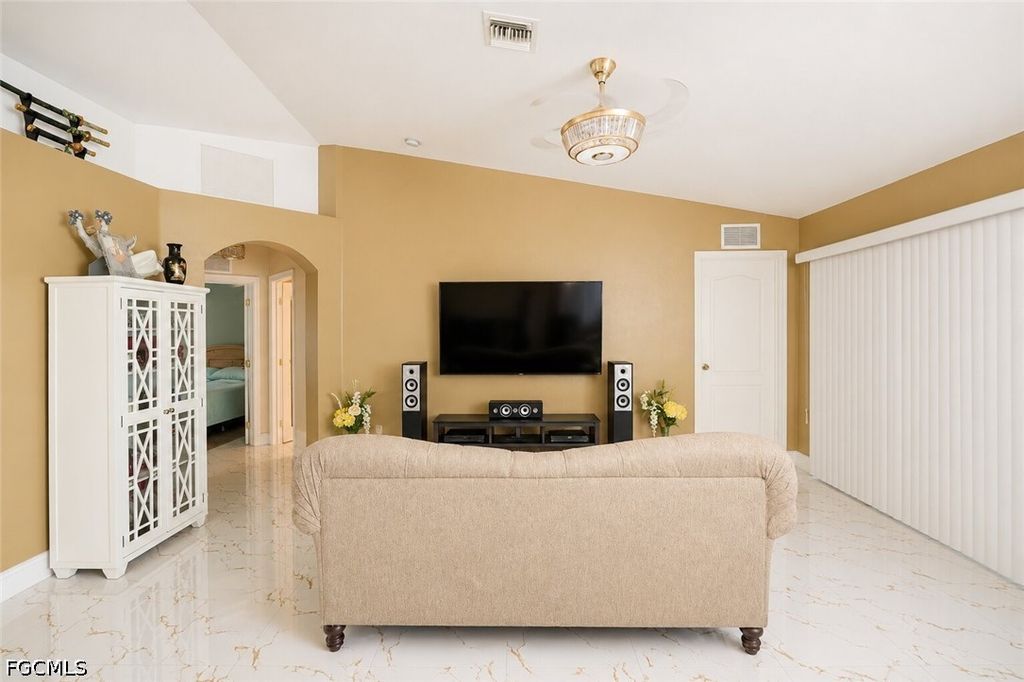 Image 11 of property listing at 507 Diplomat PKWY E, Cape Coral, FL 33909
