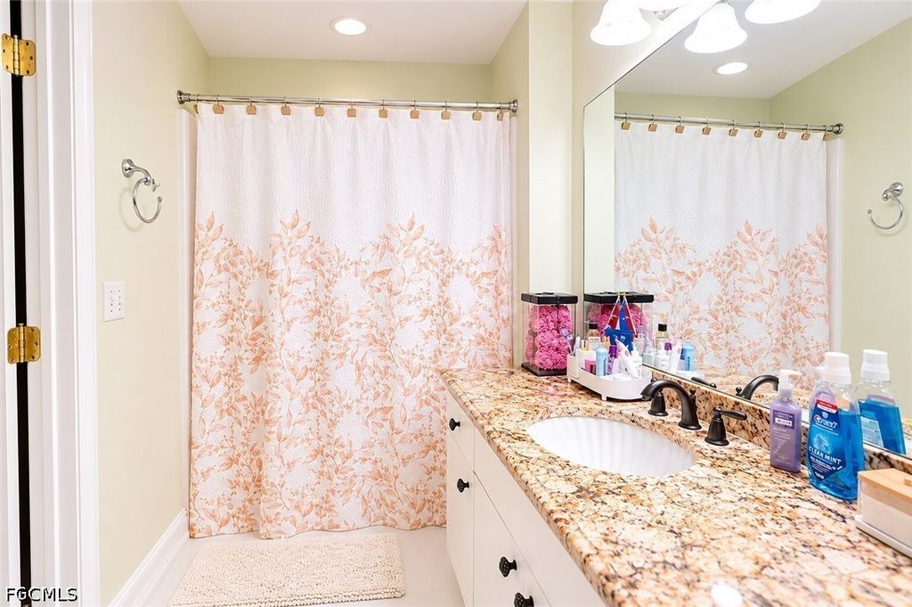 Image 24 of property listing at 507 Diplomat PKWY E, Cape Coral, FL 33909