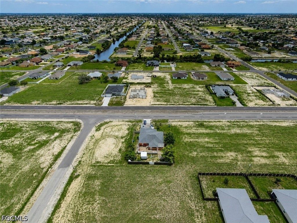 Image 27 of property listing at 507 Diplomat PKWY E, Cape Coral, FL 33909