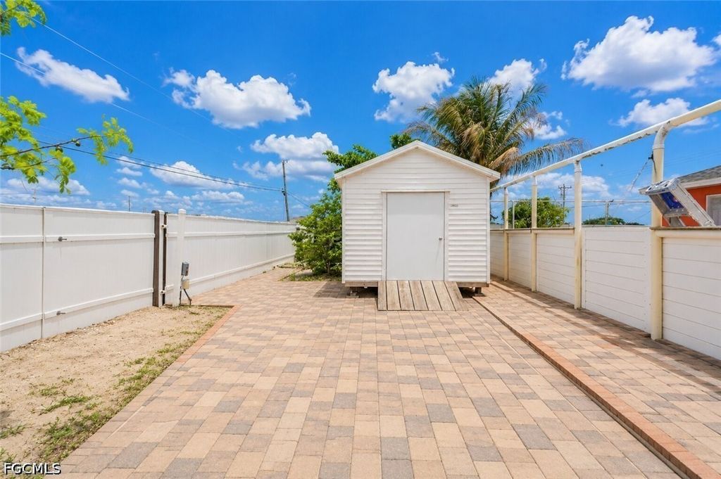 Image 40 of property listing at 507 Diplomat PKWY E, Cape Coral, FL 33909