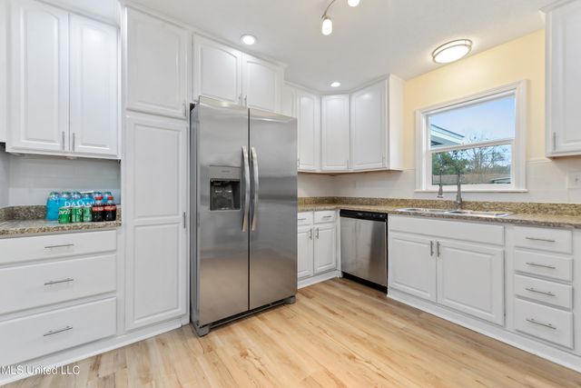 122 Carroll Avenue, Long Beach, MS 39560