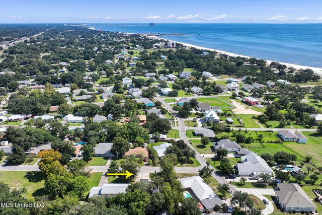 122 Carroll Avenue, Long Beach, MS 39560