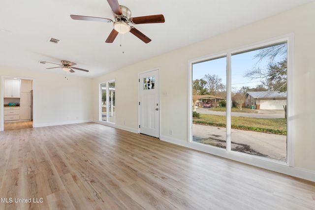 122 Carroll Avenue, Long Beach, MS 39560