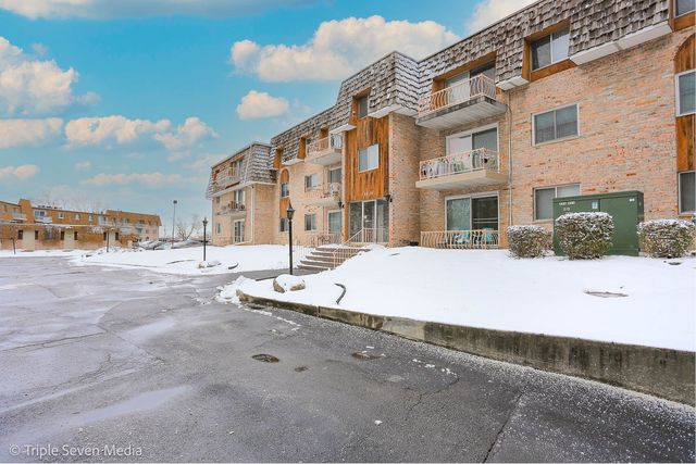18855 Burnham Avenue 132, Lansing, IL 60438