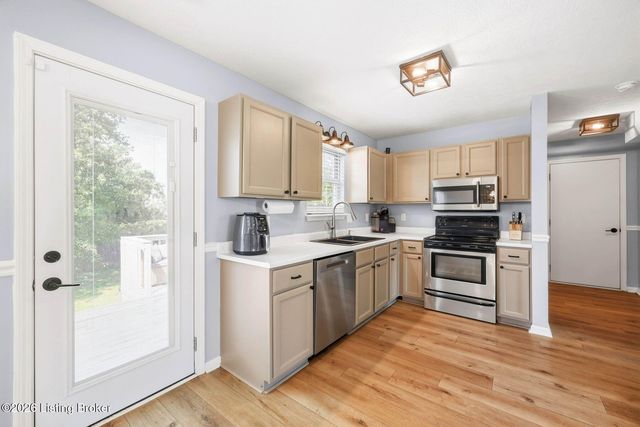 10603 Bayport Rd, Louisville, KY 40299
