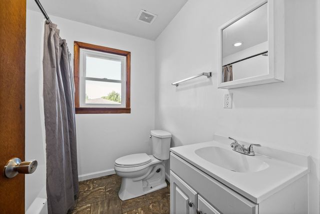 360 N Main St, Erin, TN 37061
