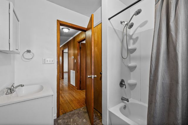 360 N Main St, Erin, TN 37061