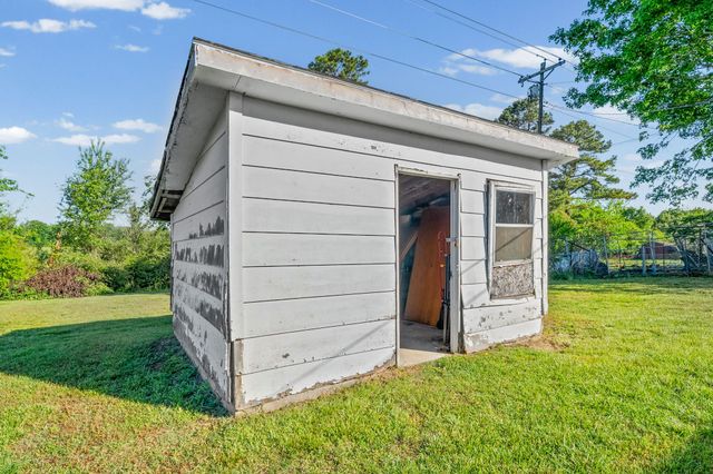 360 N Main St, Erin, TN 37061