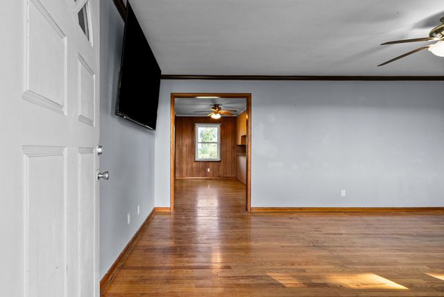 360 N Main St, Erin, TN 37061