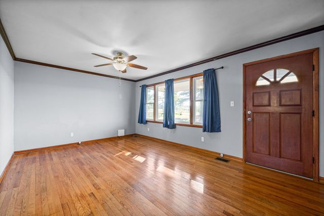 360 N Main St, Erin, TN 37061