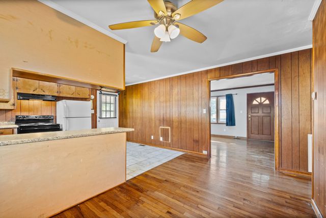360 N Main St, Erin, TN 37061