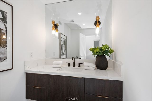 520 Iris, Corona Del Mar, CA 92625