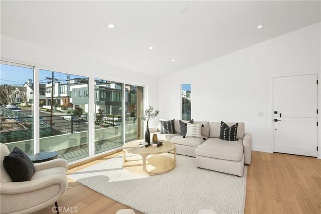 520 Iris, Corona Del Mar, CA 92625