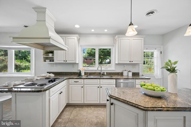 9710 HILLSMERE RD, Ellicott City, MD 21042