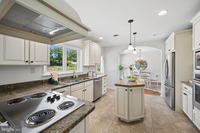 9710 HILLSMERE RD, Ellicott City, MD 21042